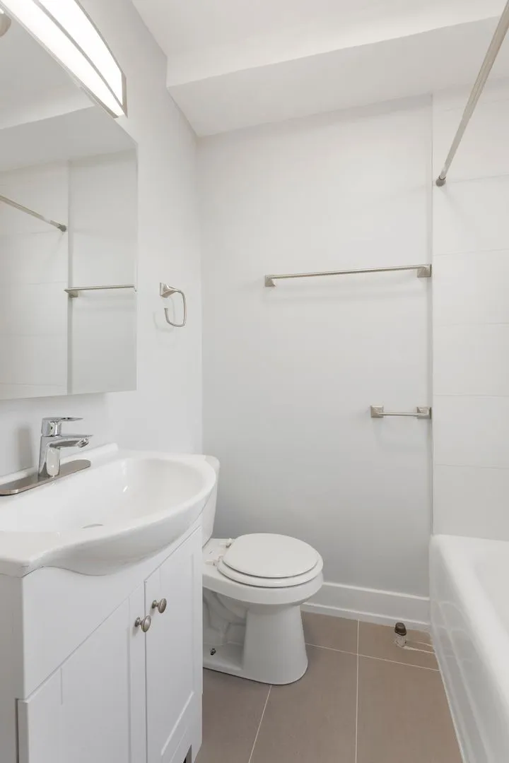 6026 N Winthrop Ave, ,  60660, USA 60660-unit#7A-Chicago-IL