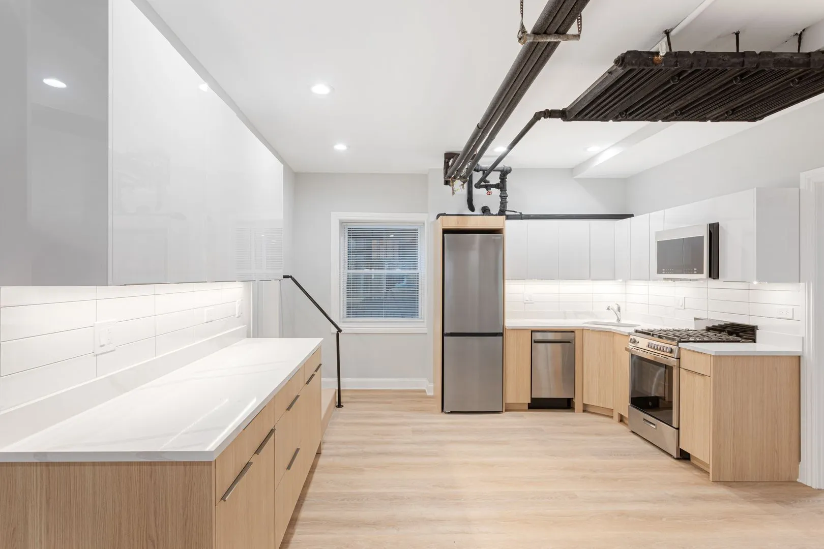 7383 N Damen Ave, ,  60645, USA 60645-unit#G-Chicago-IL