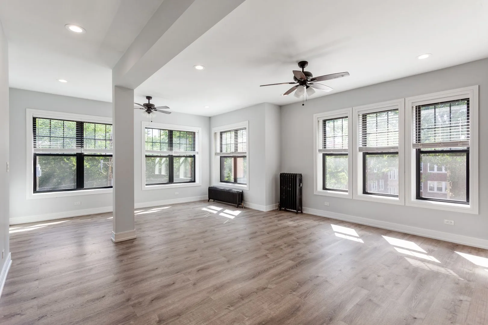 1062 W Glenlake Ave 3rd floor, , 60660, USA 60660-Chicago-IL