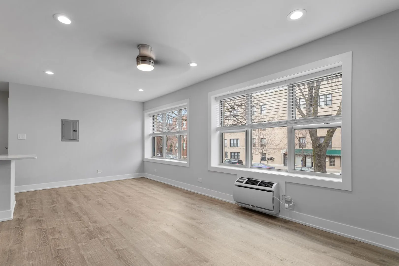 1303 W Estes Ave, ,  60626, USA 60626-unit#2E-Chicago-IL
