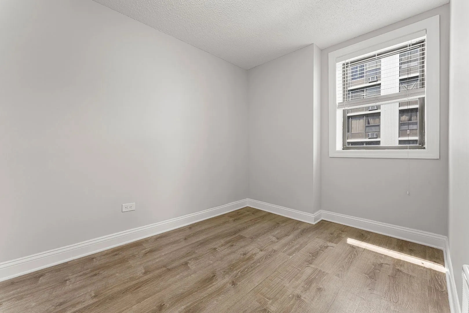 4520 N Clarendon Ave, ,  60613, USA 60640-unit#901-Chicago-IL