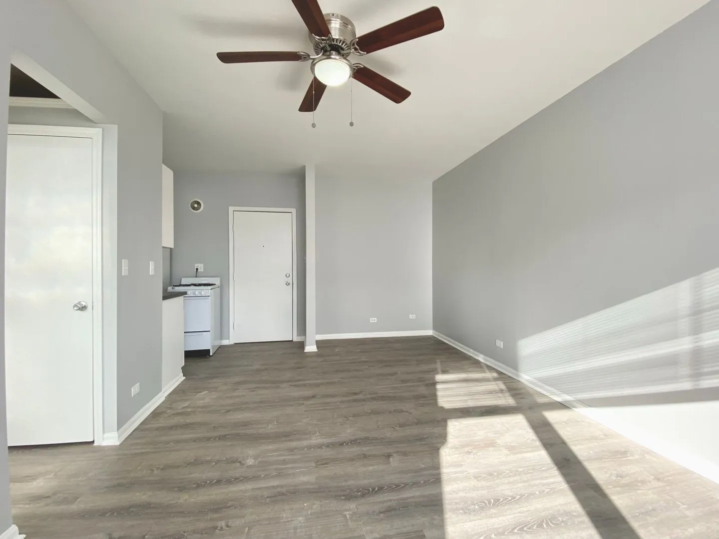 4031 N Kenmore Ave, ,  60613, USA 60613-unit#.407-Chicago-IL