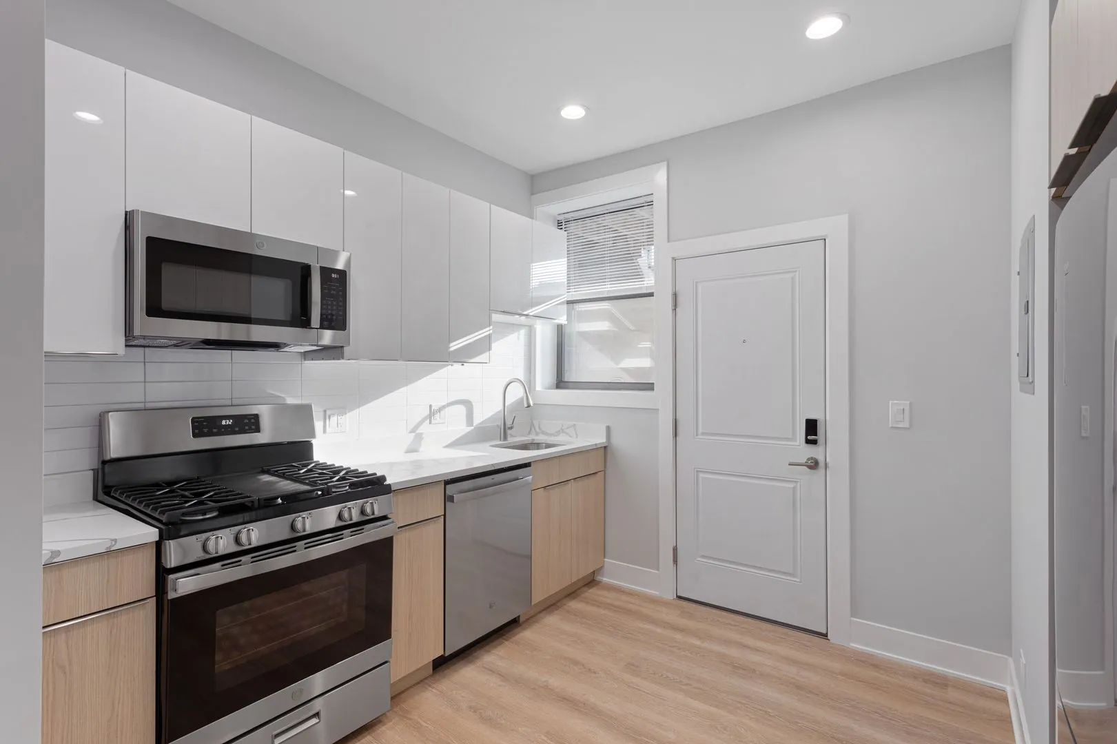 6929 N Lakewood Ave, ,  60626, USA 60626-unit#2-Chicago-IL