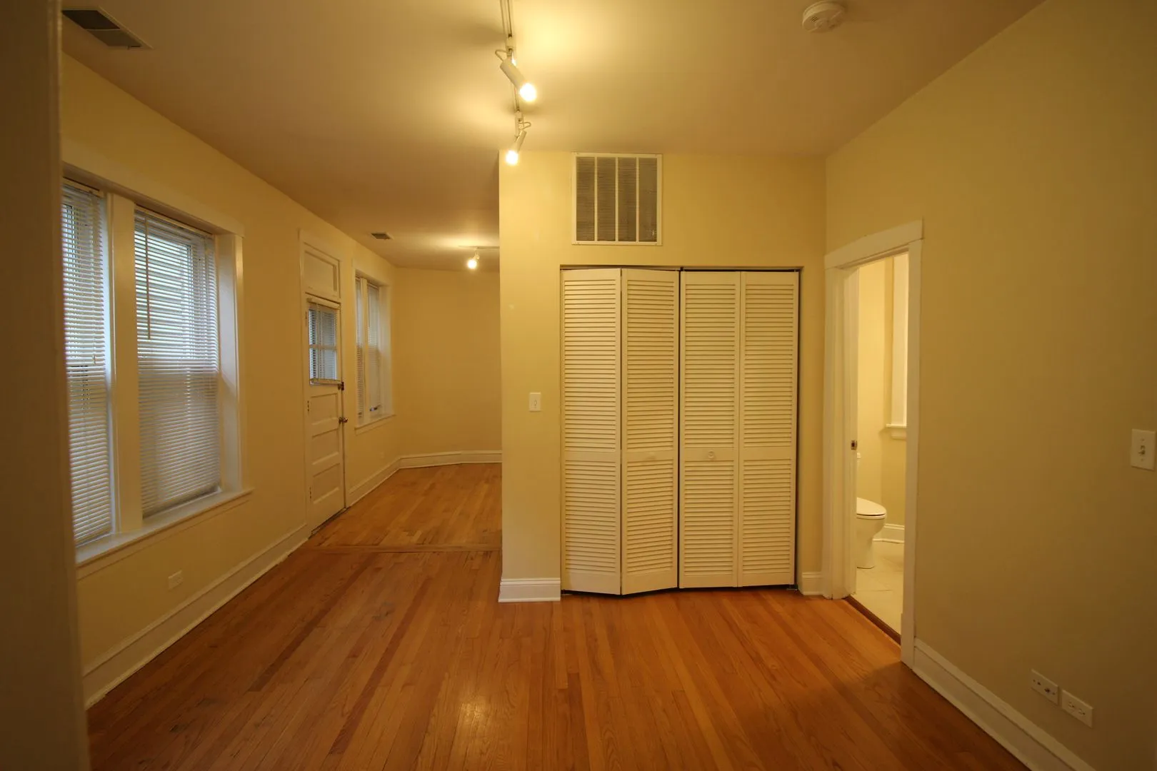 3767 N Pulaski Rd, , 60641, USA 60641-unit#2R-Chicago-IL