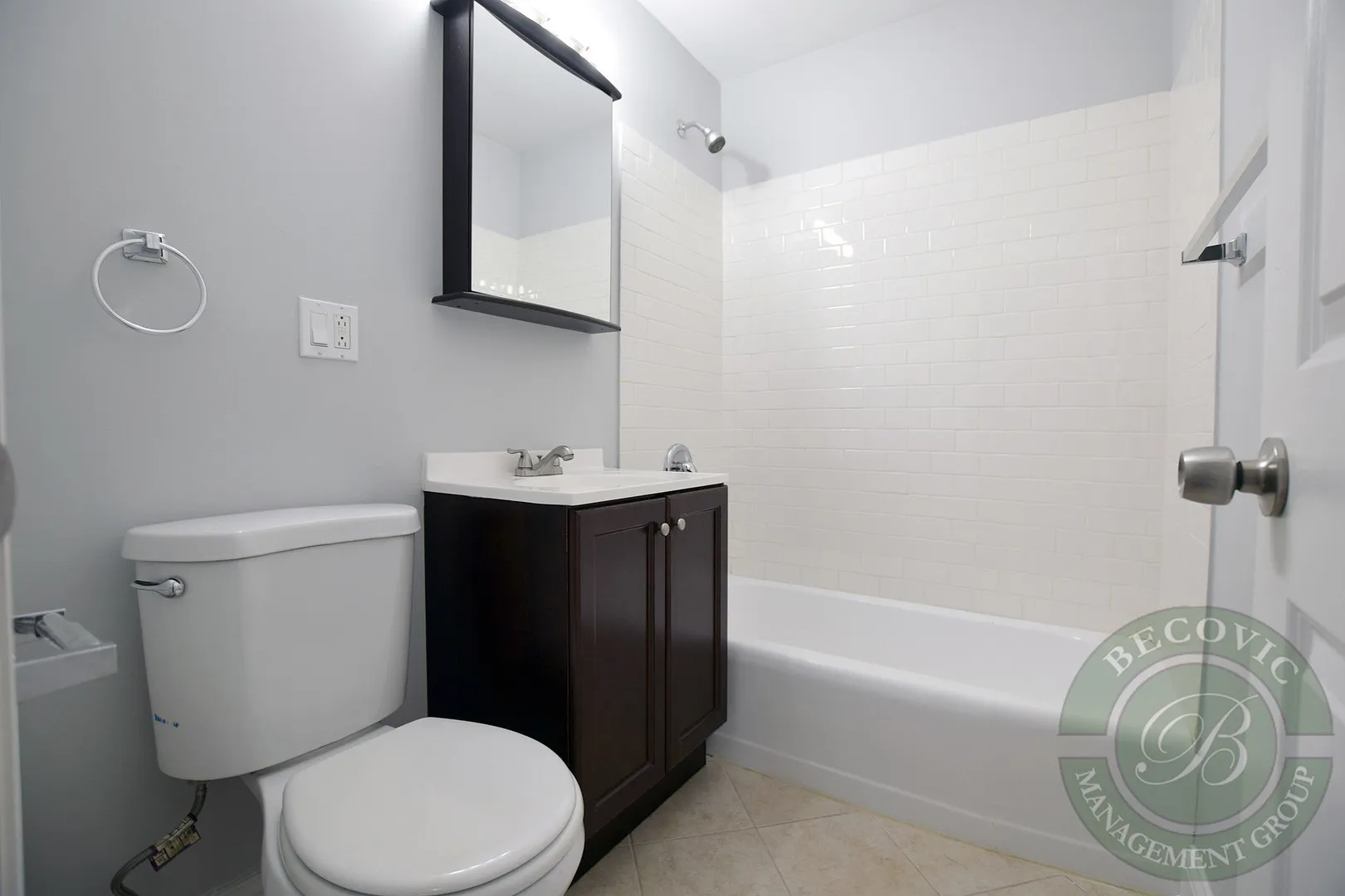 6826 N Ridge Blvd, ,  60645, USA 60645-unit#106-Chicago-IL
