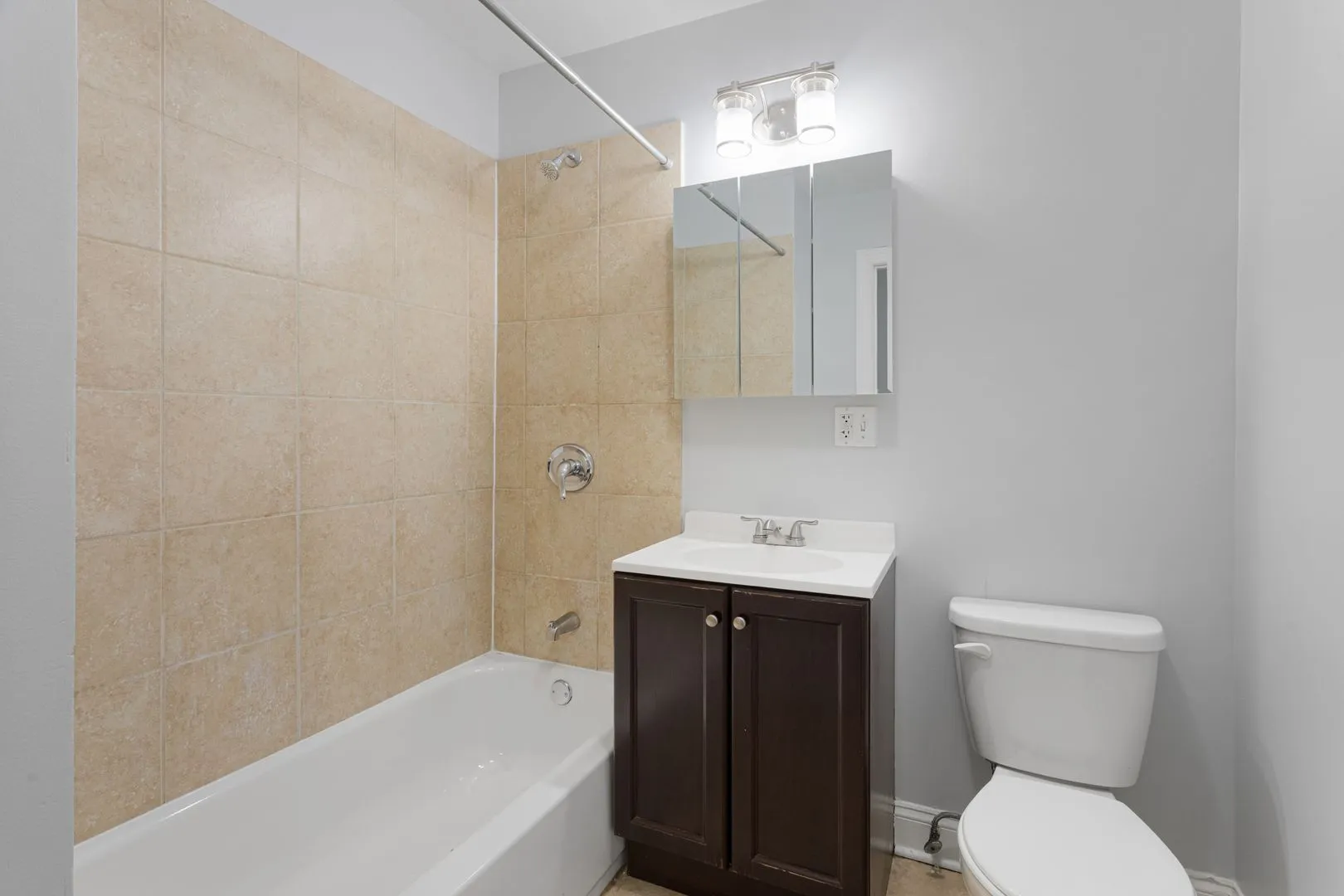7616 N Marshfield Ave, , 60626, USA 60626-unit#407-Chicago-IL