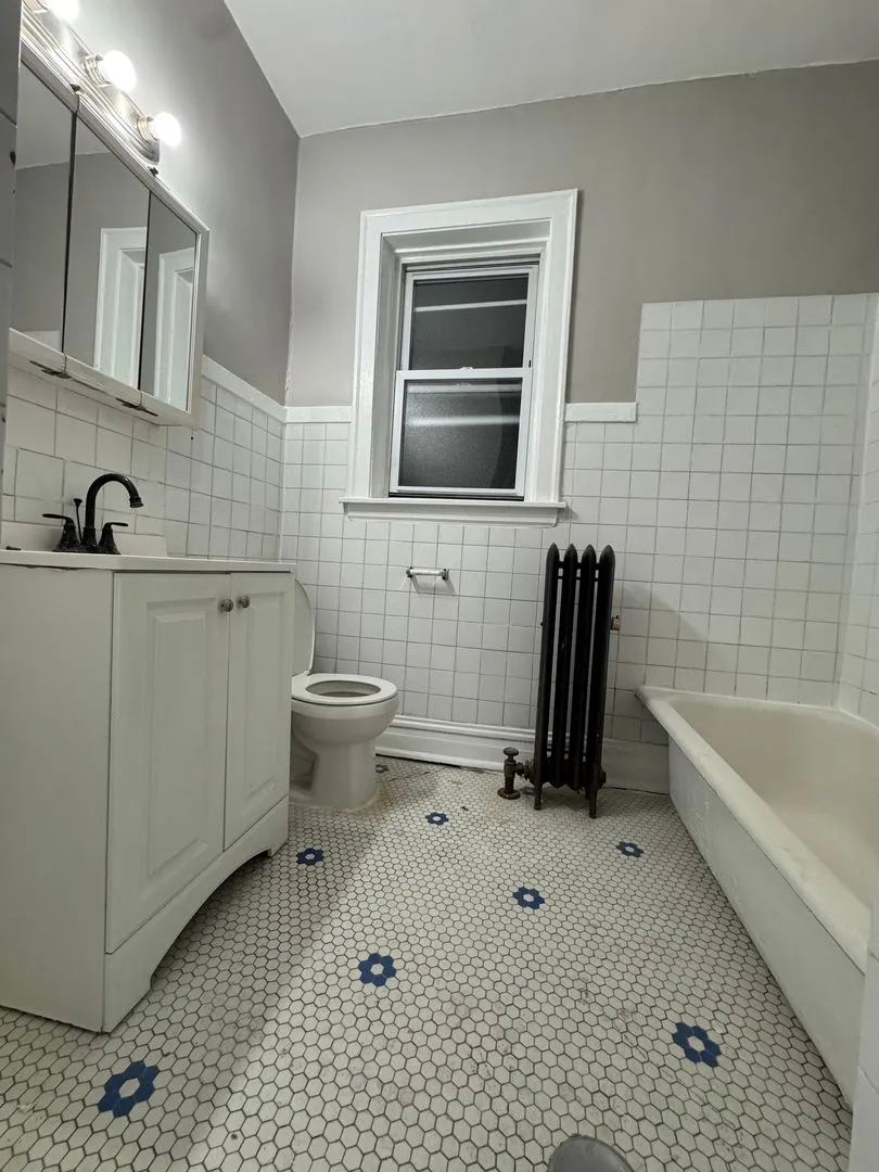 4051 W School St, ,  60641, USA 60641-unit#3E-Chicago-IL