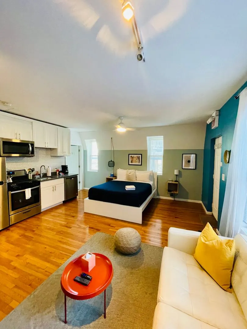 1742 W Division St, ,  60622, USA 60622-unit#1742-COACH-Chicago-IL