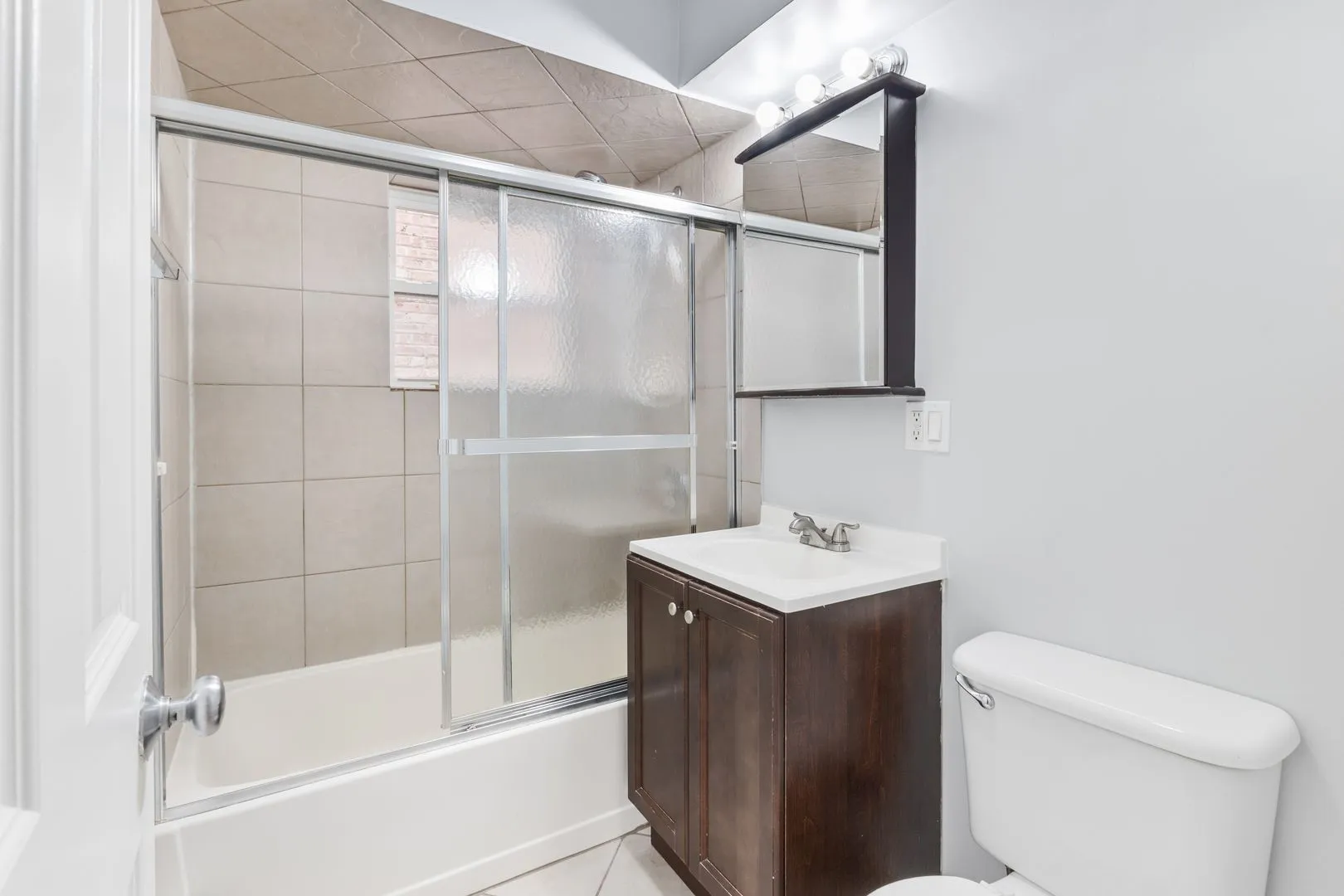 6120 N Kenmore Ave, ,  60660, USA 60660-unit#1E-Chicago-IL