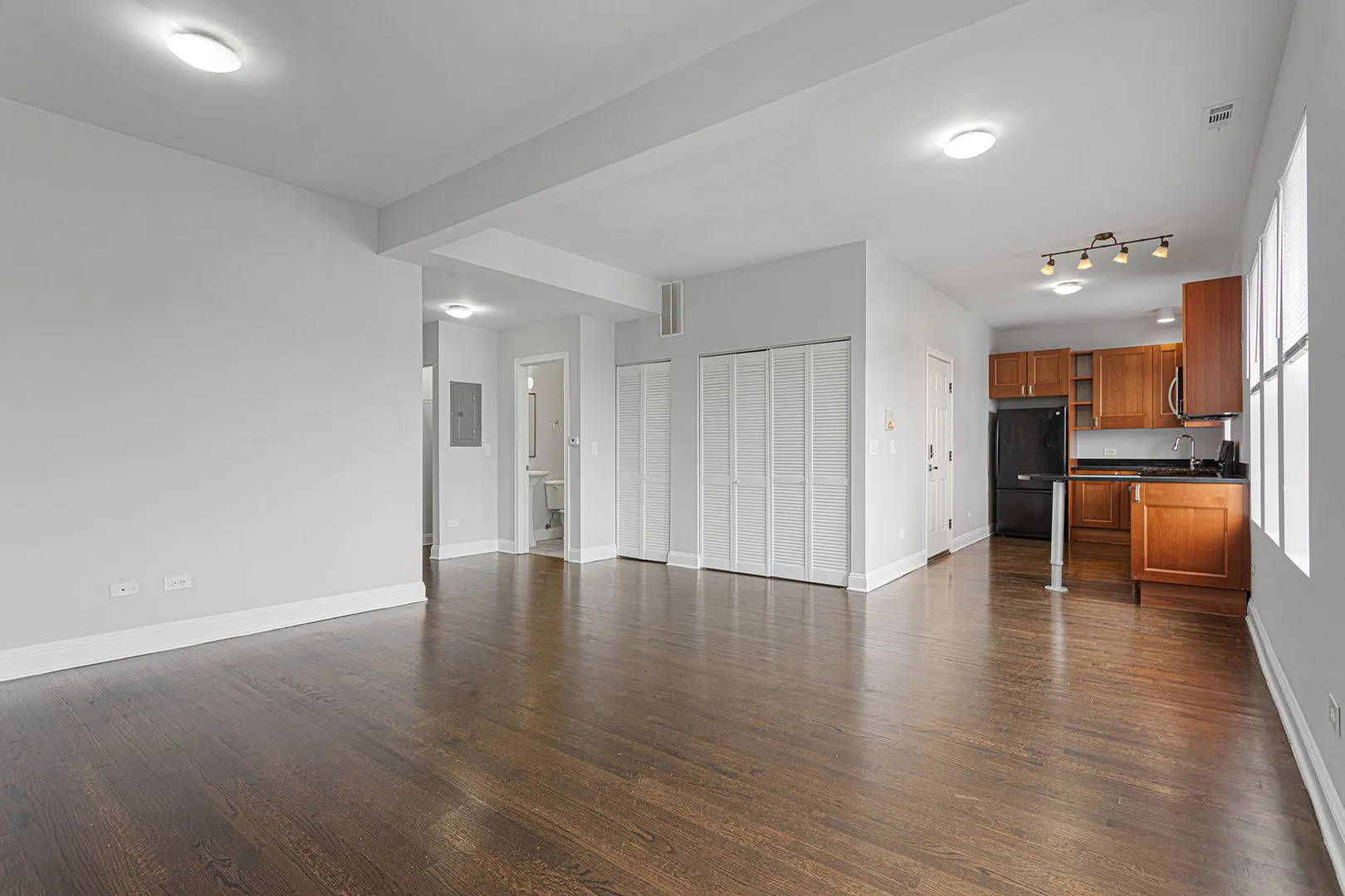 7528 N Seeley Ave, ,  60645, USA 60645-unit#305-Chicago-IL