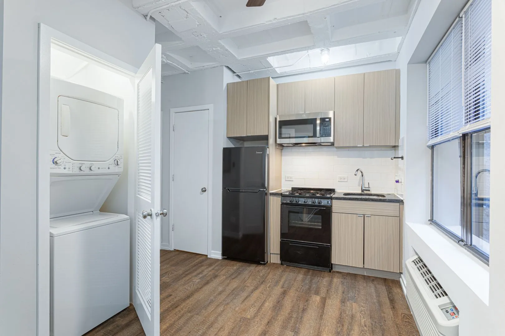 5718 N Winthrop Ave, ,  60660, USA 60660-unit#305-Chicago-IL