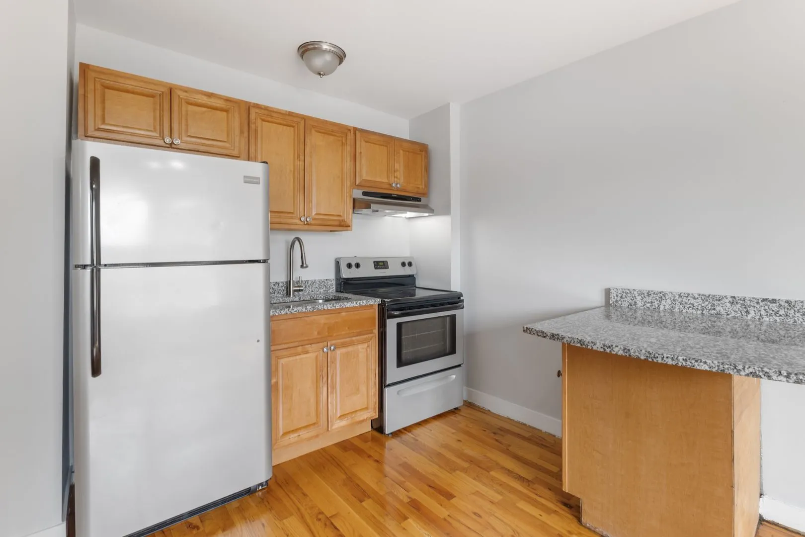 7450 N Greenview Ave, , 60626, USA 60626-unit#53-Chicago-IL