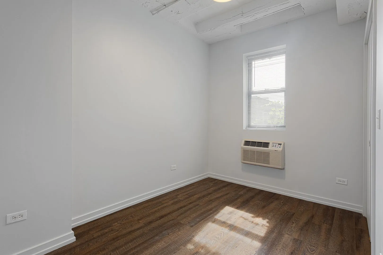 5718 N Winthrop Ave, , 60660, USA 60660-unit#402-Chicago-IL
