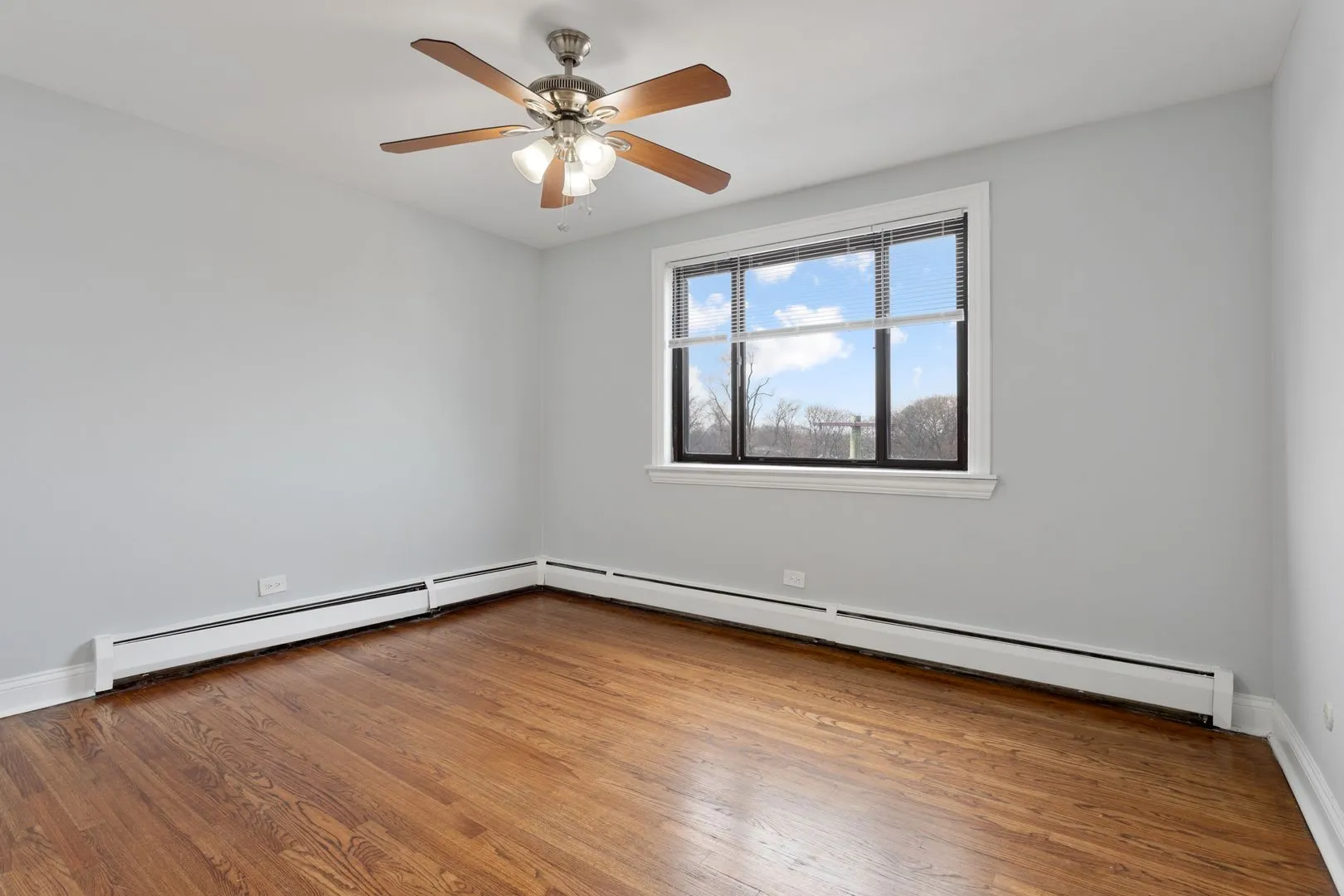 6826 N Ridge Blvd, , 60645, USA 60645-unit#404-Chicago-IL