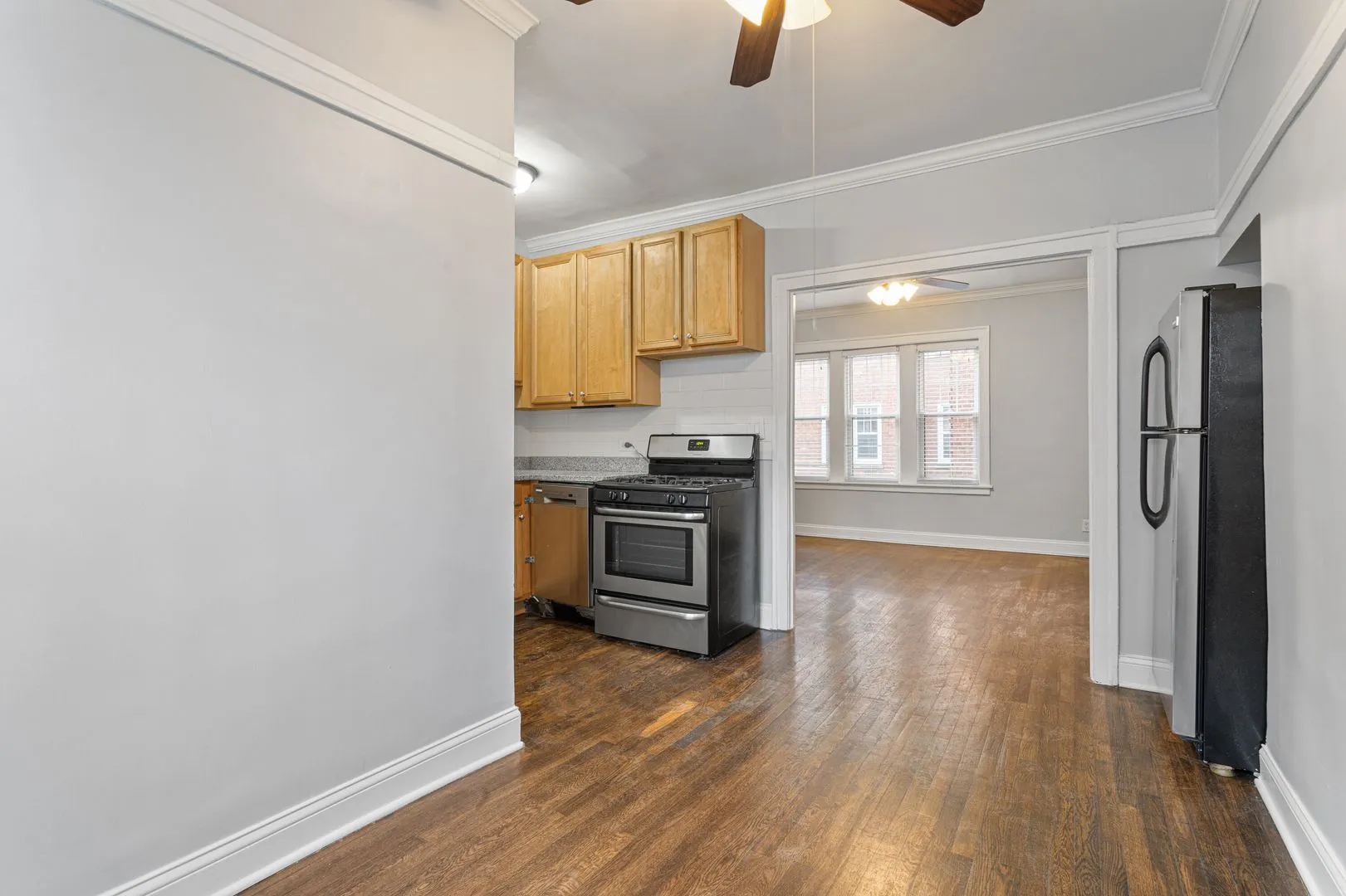 6114 1/2 N Winthrop Ave, ,  60660, USA 60660-unit#2N-Chicago-IL