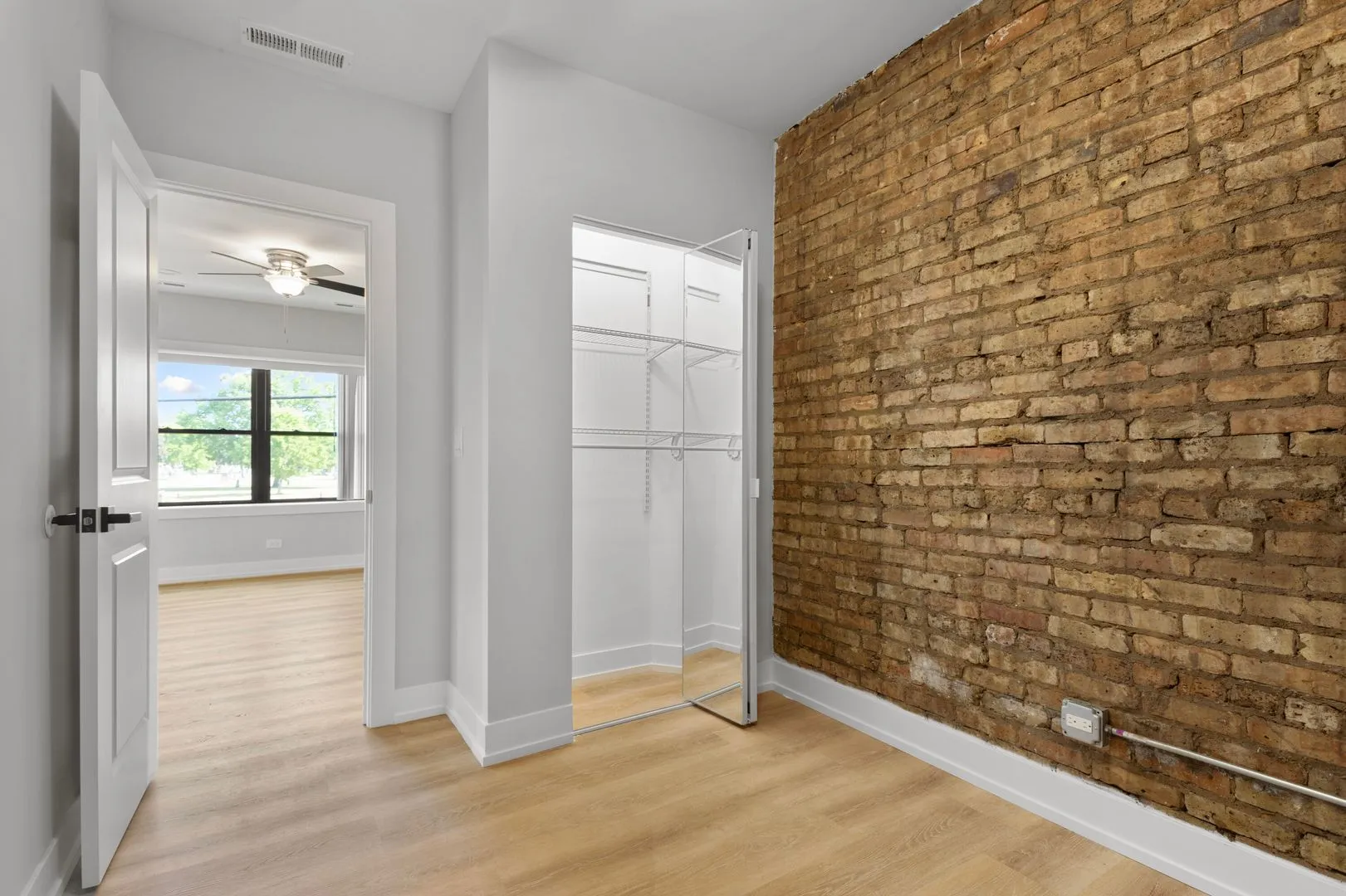 1552 W Juneway Terrace, ,  60626, USA 60626-unit#1F-Chicago-IL