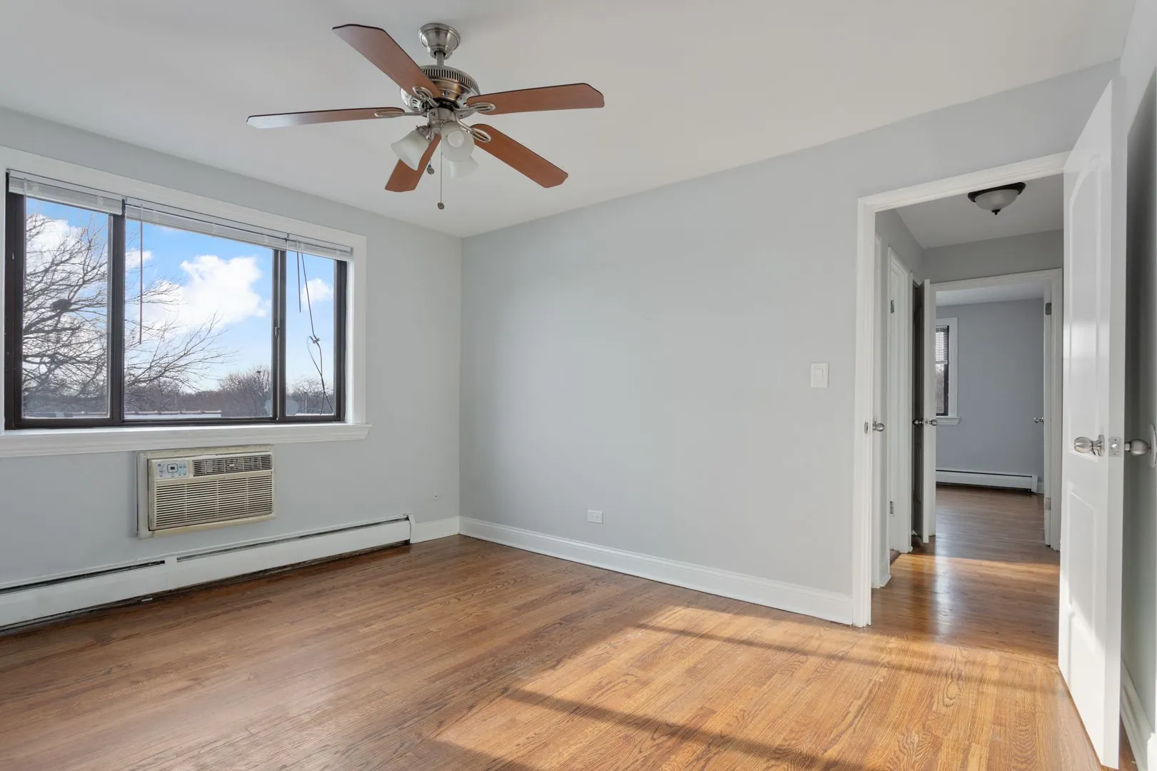 6826 N Ridge Blvd, , 60645, USA 60645-unit#404-Chicago-IL