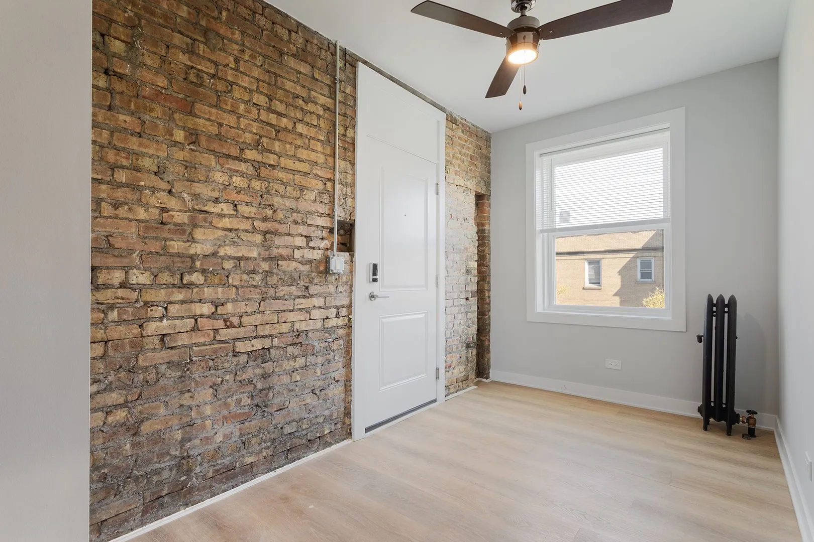 7387 N Damen Ave, ,  60645, USA 60645-unit#2E-Chicago-IL