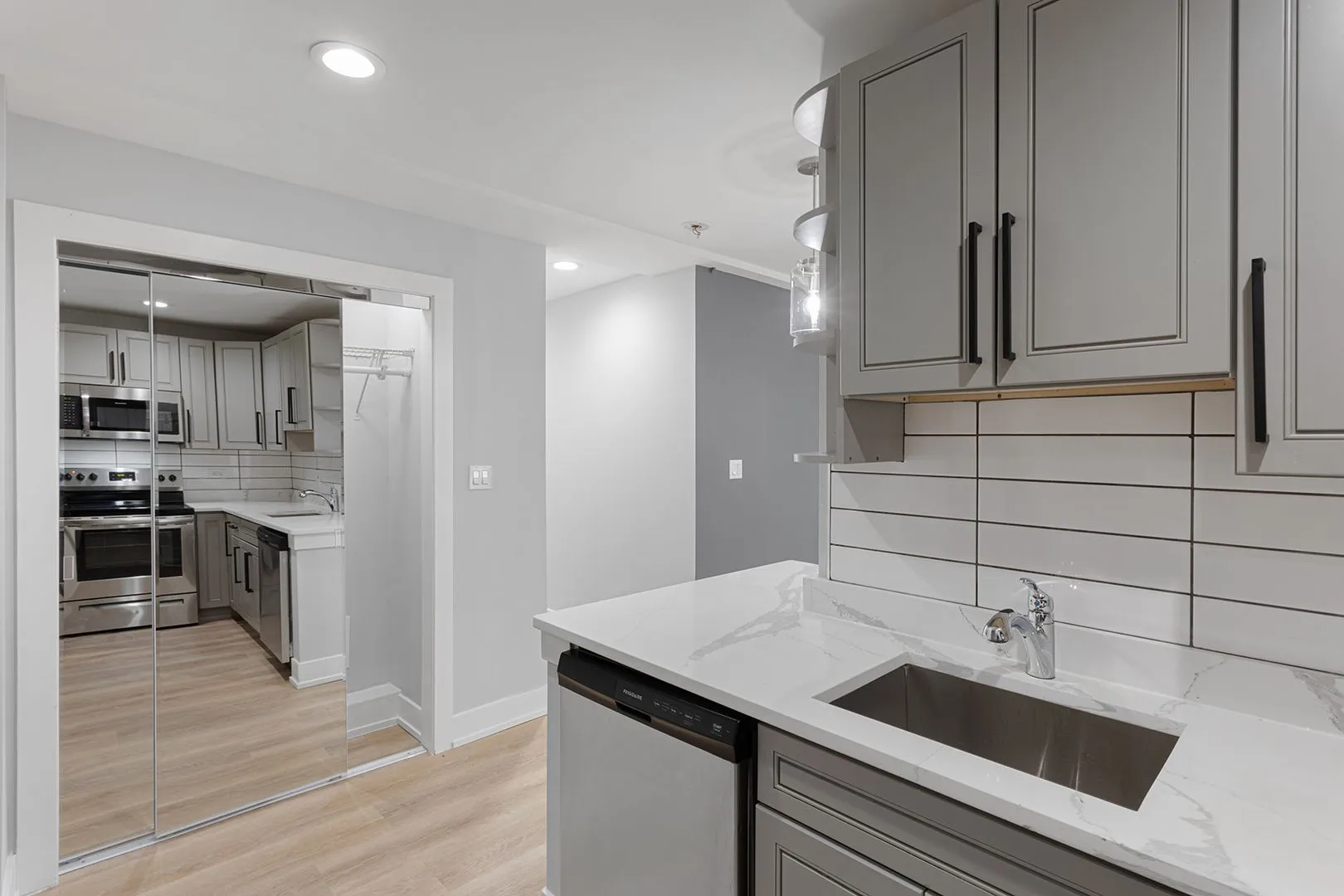 1303 W Estes Ave, ,  60626, USA 60626-unit#1W-Chicago-IL