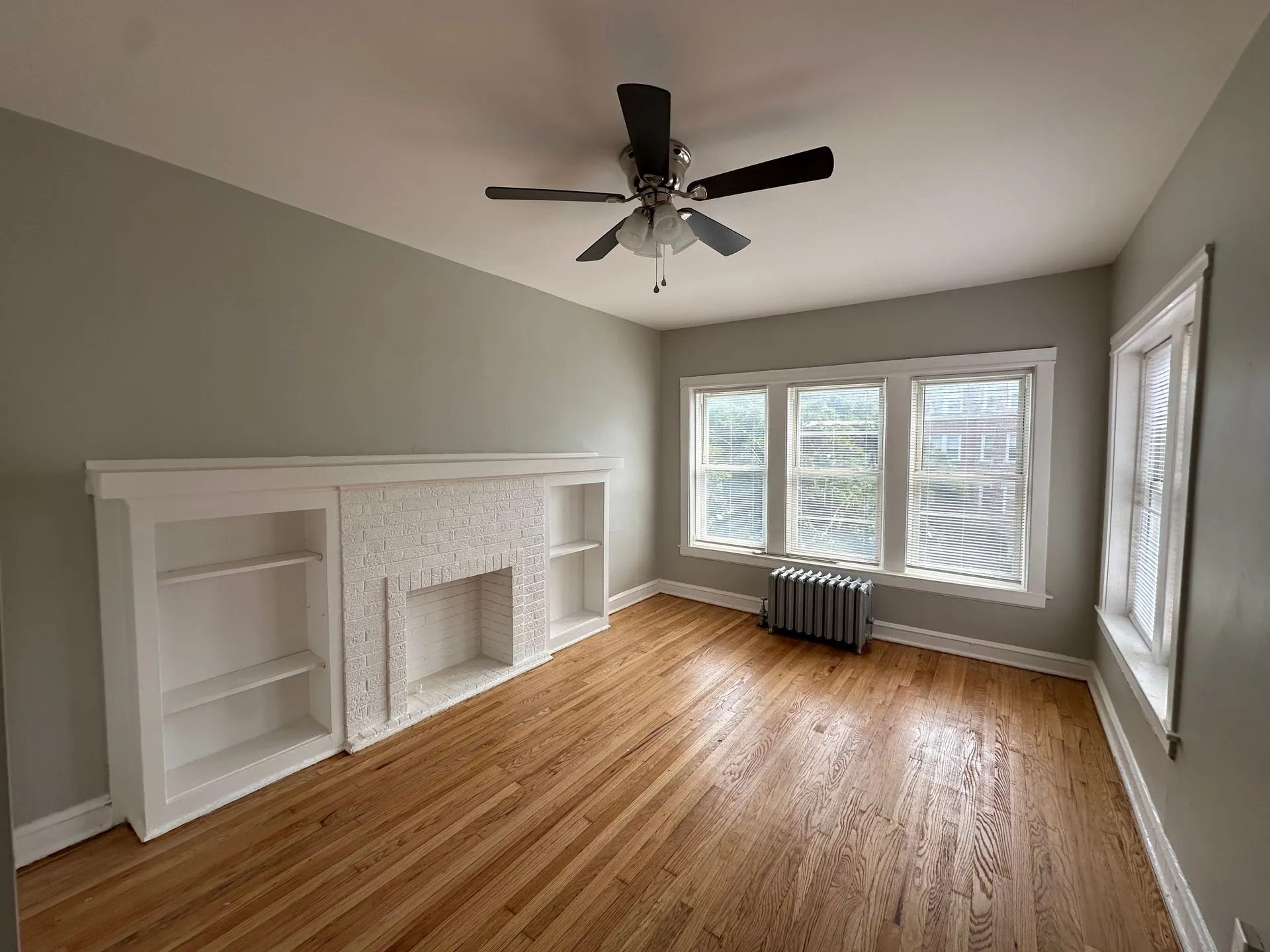 4906 N St Louis Ave, ,  60625, USA 60625-unit#2E-Chicago-IL