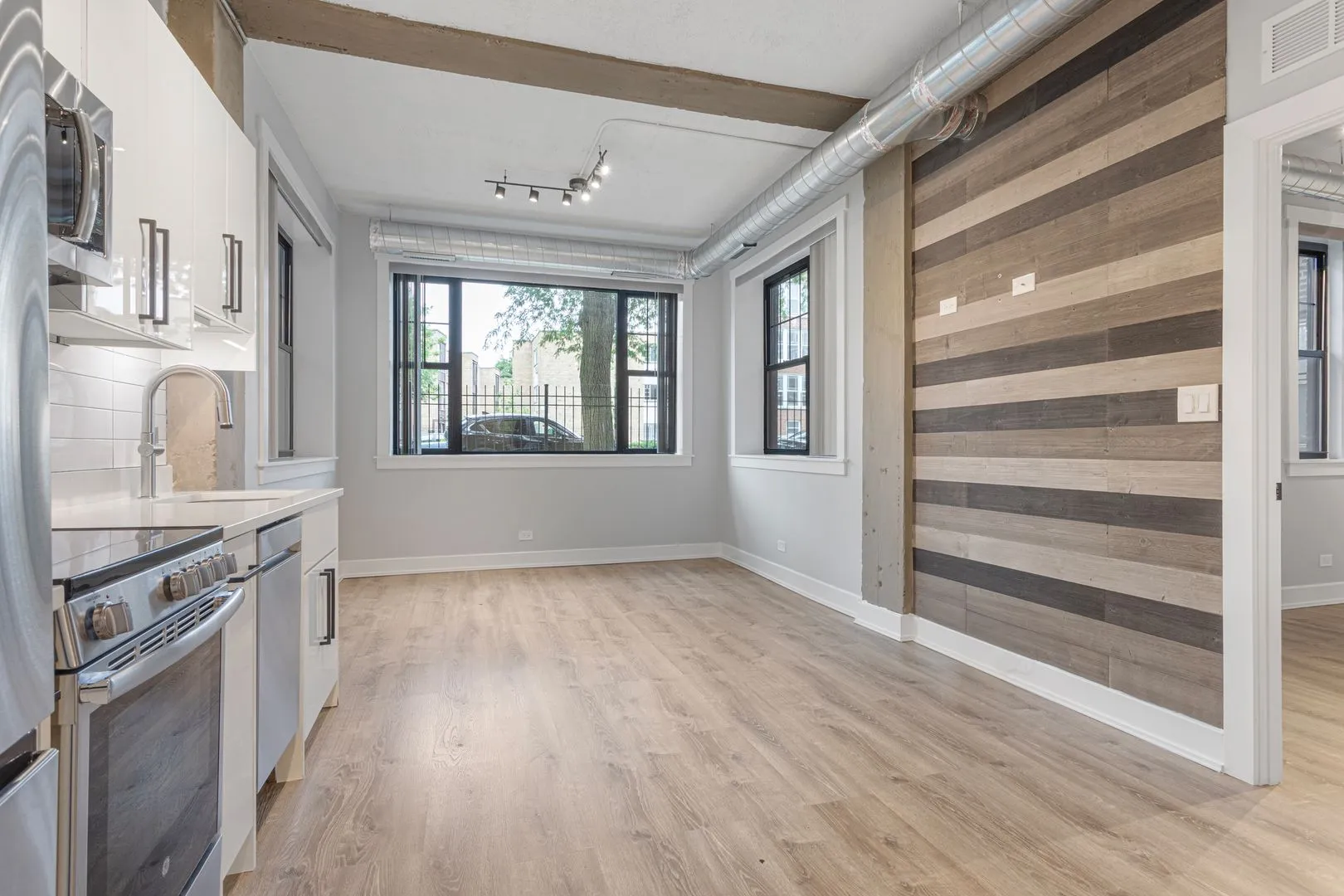 7645 N Sheridan Rd, ,  60626, USA 60626-unit#102-Chicago-IL