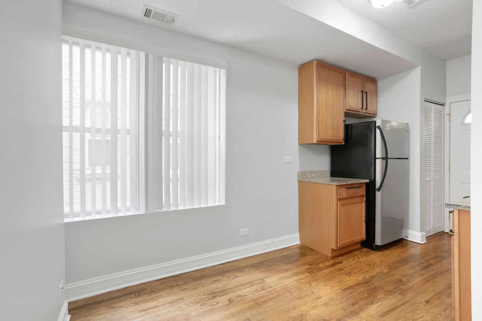 2005 W Jarvis Ave, , 60645, USA 60645-unit#1-Chicago-IL