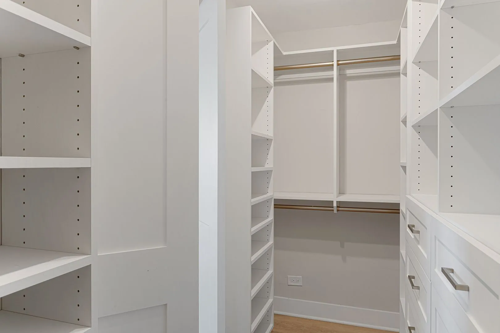 6166 N Sheridan Rd, , 60660, USA 60660-unit#26H-Chicago-IL
