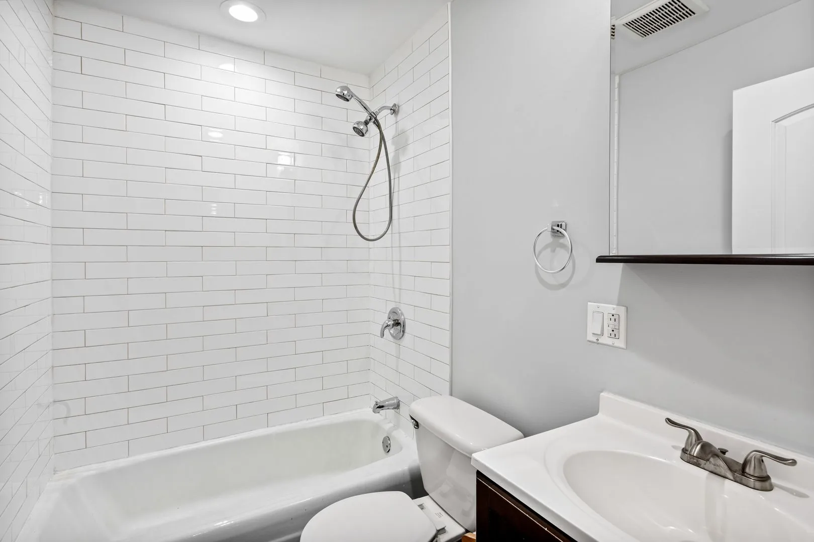 6001 N Kenmore Ave, ,  60660, USA 60660-unit#209-Chicago-IL