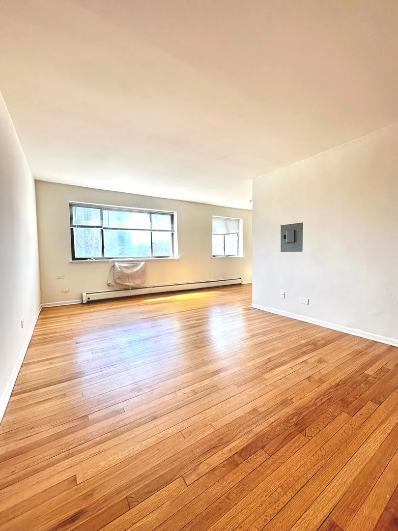 6954 N Sheridan Rd, , 60626, USA 60626-unit#521-Chicago-IL