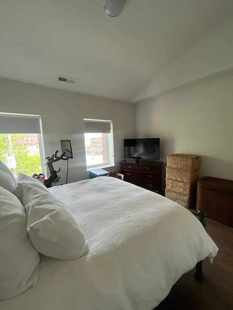 1418 W Addison St, , 60613, USA 60613-unit#401-Chicago-IL