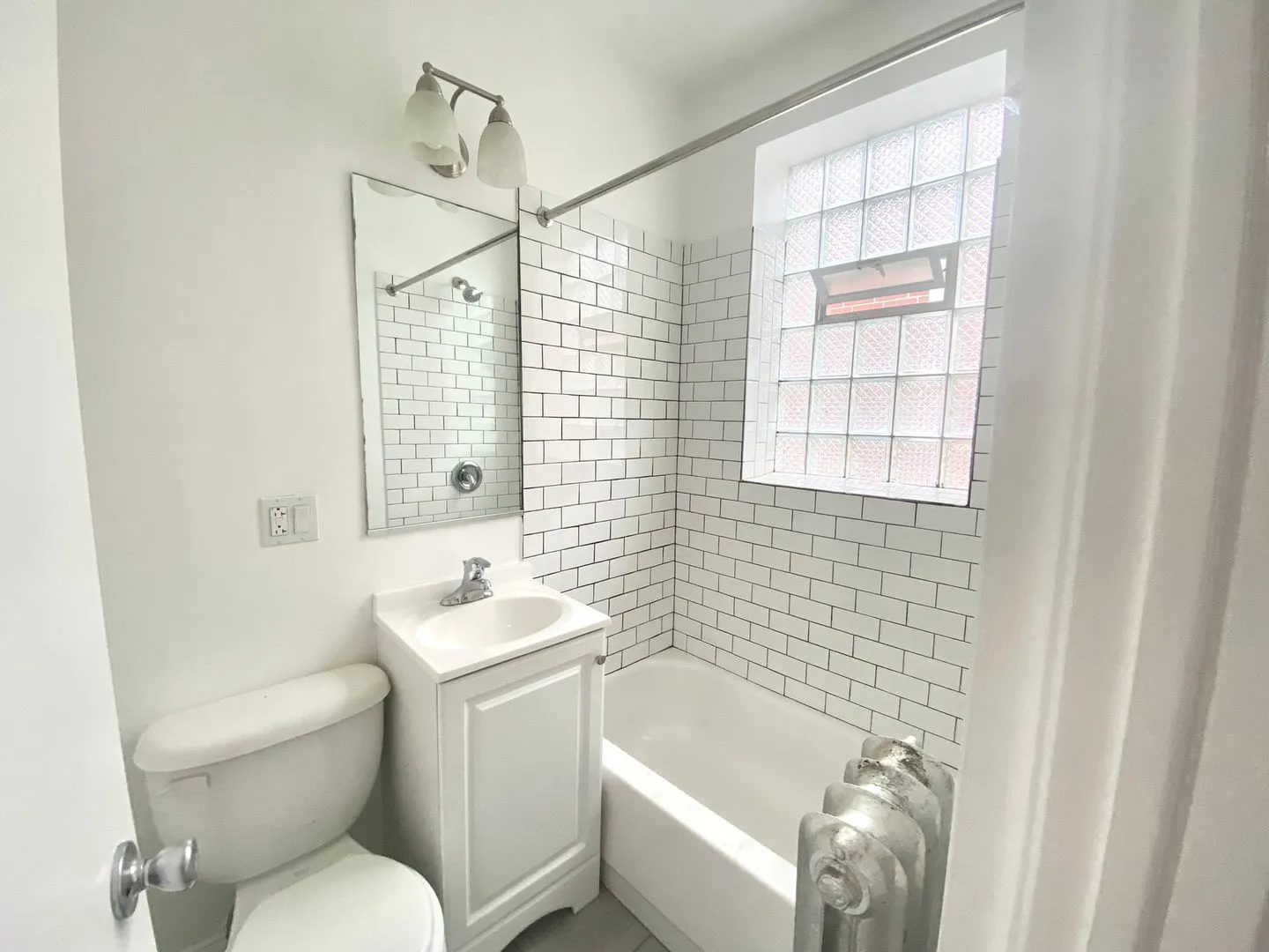 4241 N Kenmore Ave, , 60613, USA 60613-unit#.303-Chicago-IL