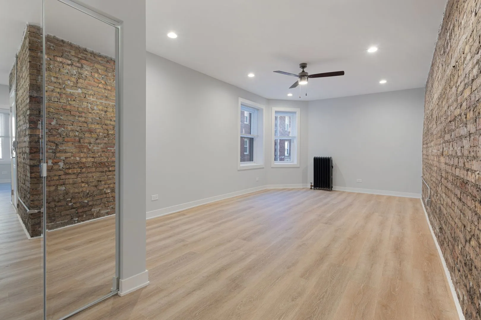 7387 N Damen Ave, ,  60645, USA 60645-unit#1E-Chicago-IL