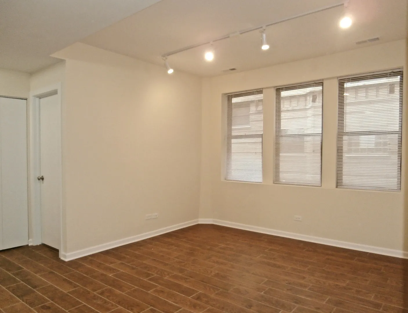 4750 N Sacramento Ave, ,  60625, USA 60625-unit#GARDEN WEST-Chicago-IL