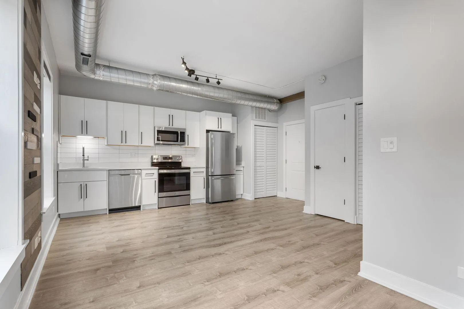 7645 N Sheridan Rd, ,  60626, USA 60626-unit#305-Chicago-IL