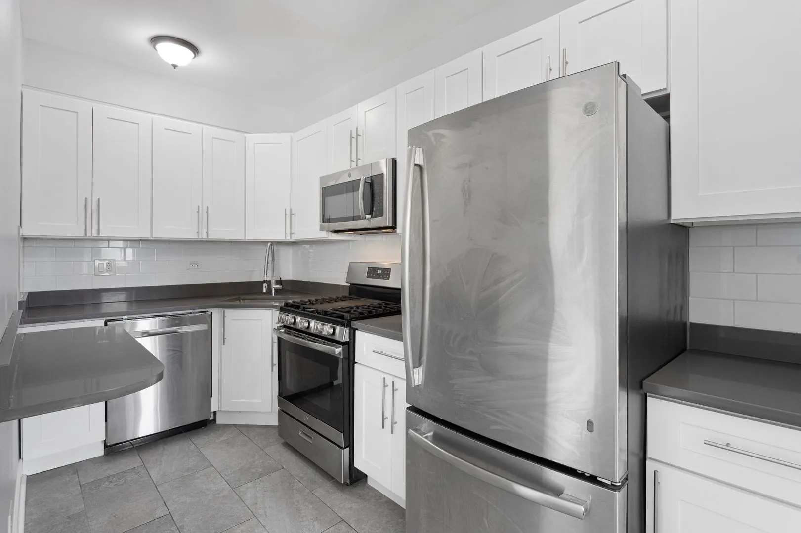 1608 W Sherwin Ave, , 60626, USA 60626-unit#208-Chicago-IL