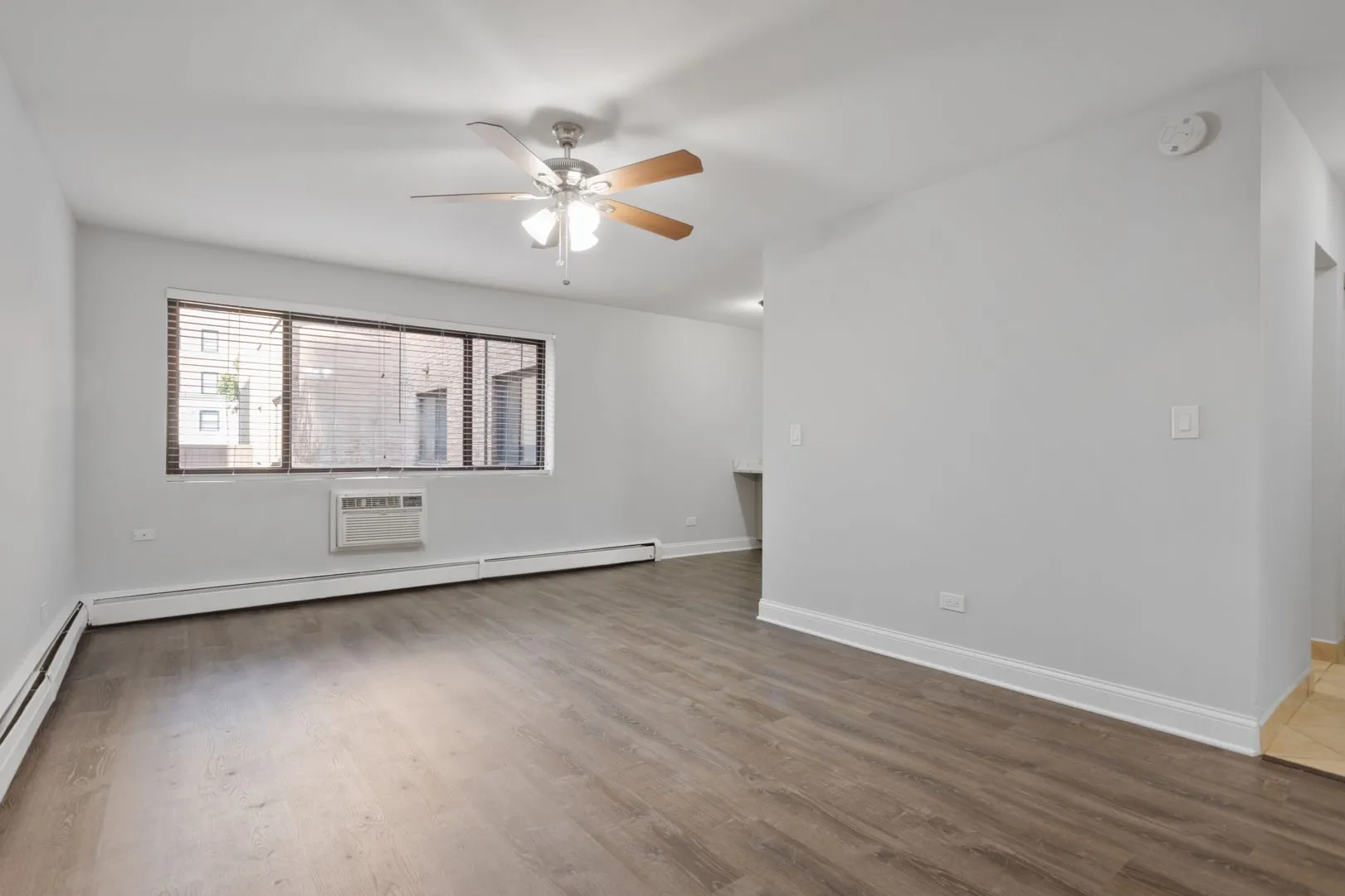 6029 N Winthrop Ave, ,  60660, USA 60660-unit#206-Chicago-IL