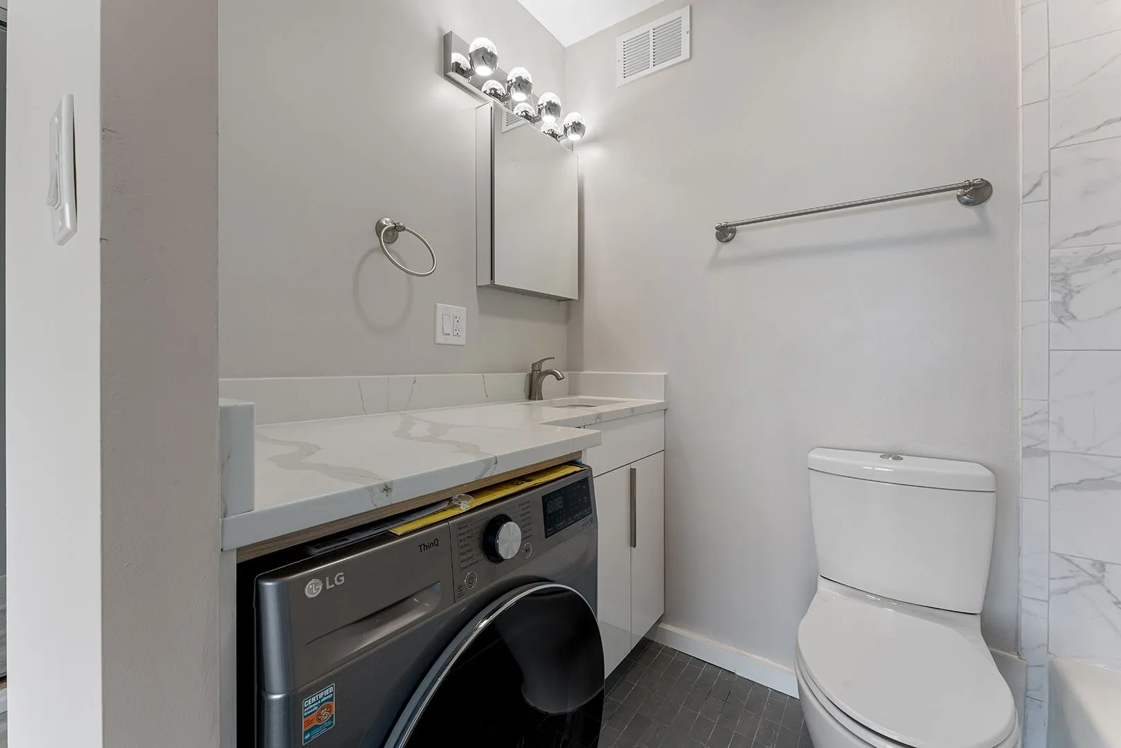 6166 N Sheridan Rd, ,  60660, USA 60660-unit#26L-Chicago-IL