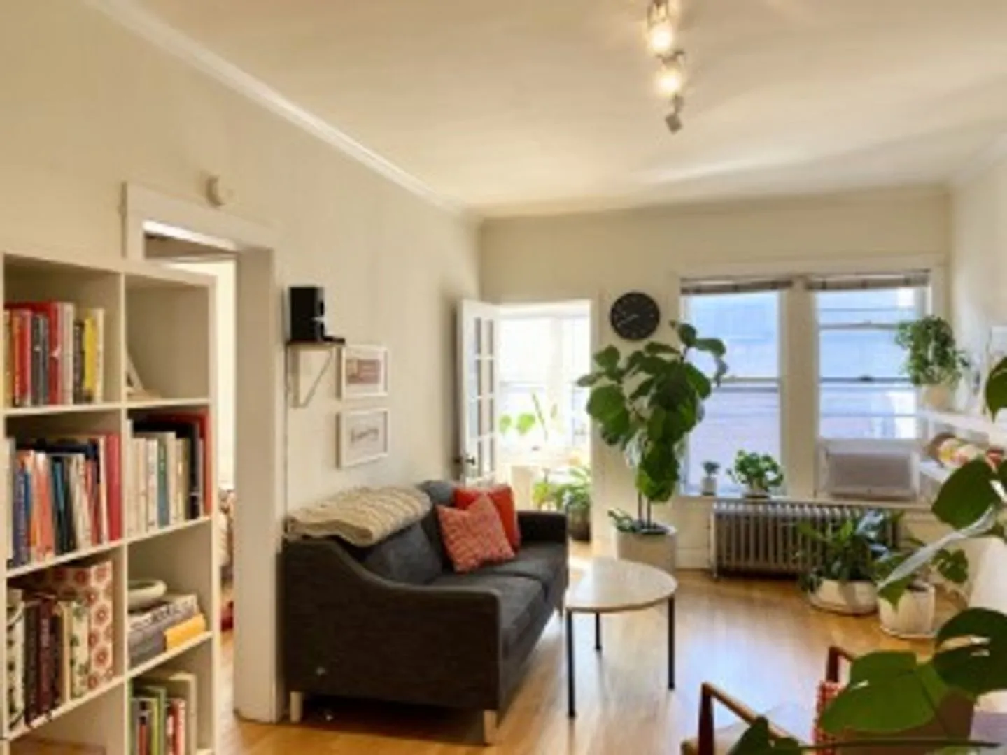 831 W Wolfram St, ,  60657, USA 60657-unit#2R-Chicago-IL