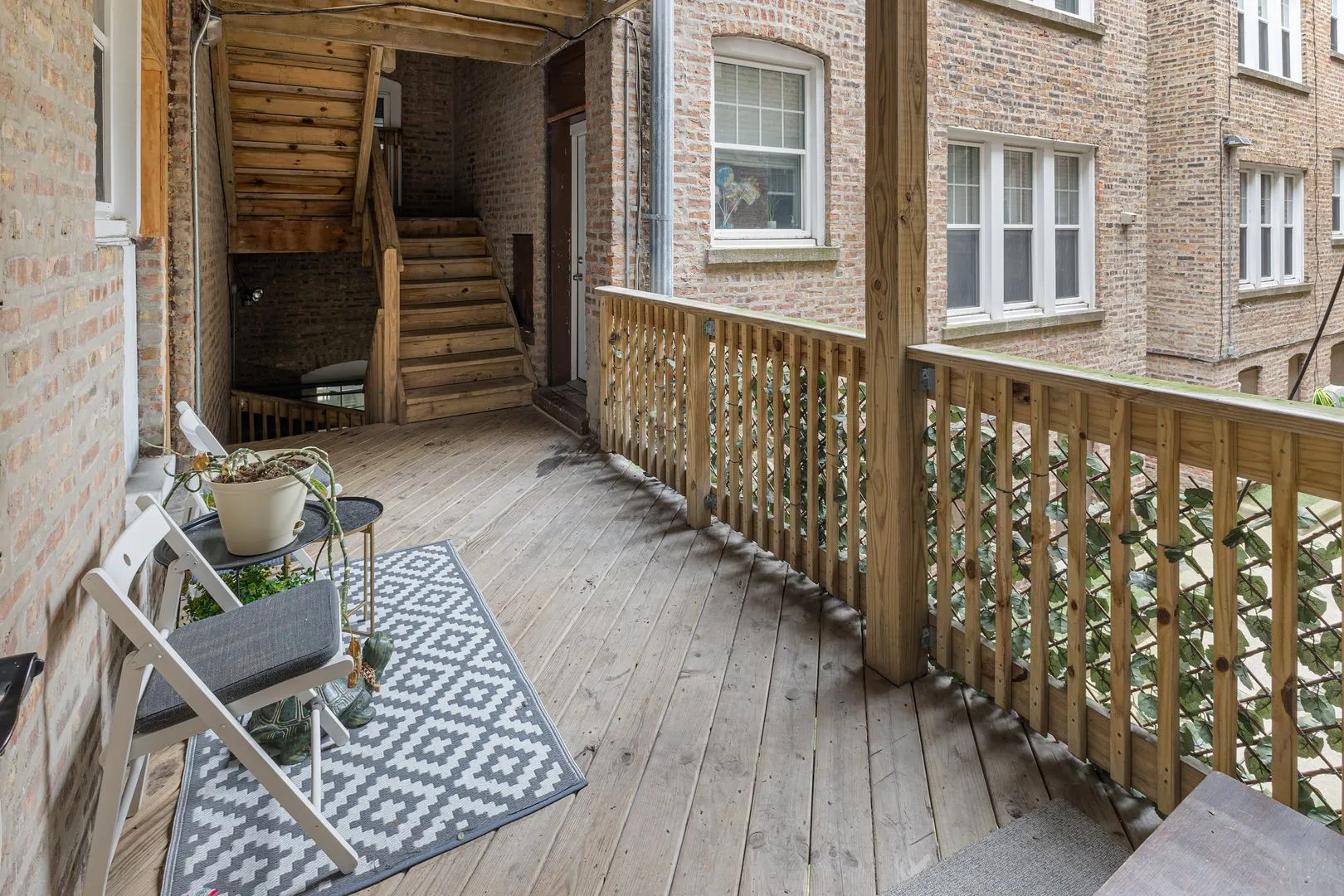 6100 N Winthrop Ave, ,  60660, USA 60660-unit#1ST FLOOR-Chicago-IL