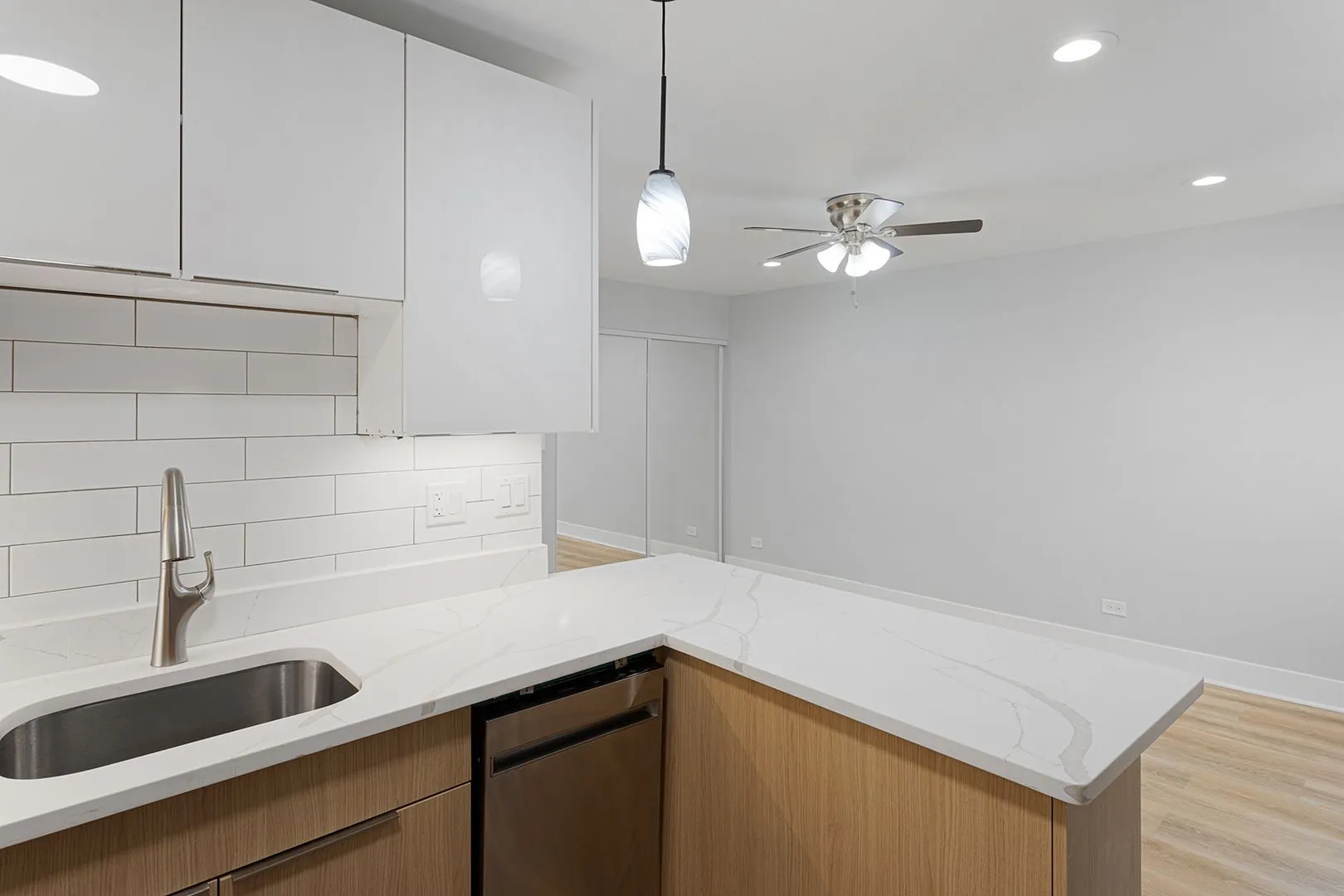 5534 N Kenmore Ave, ,  60640, USA 60640-unit#206-Chicago-IL