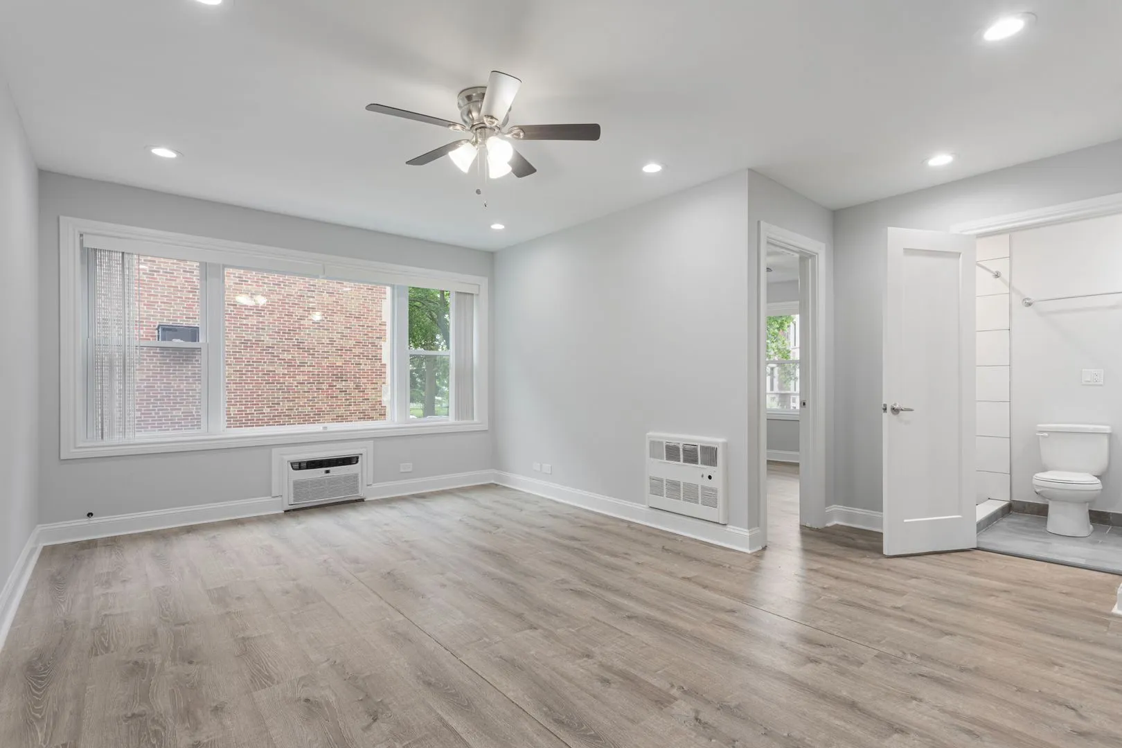 7630 N Eastlake Terrace, , 60626, USA 60626-unit#1E-Chicago-IL