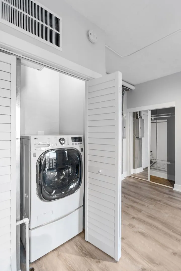 7645 N Sheridan Rd, ,  60626, USA 60626-unit#411-Chicago-IL