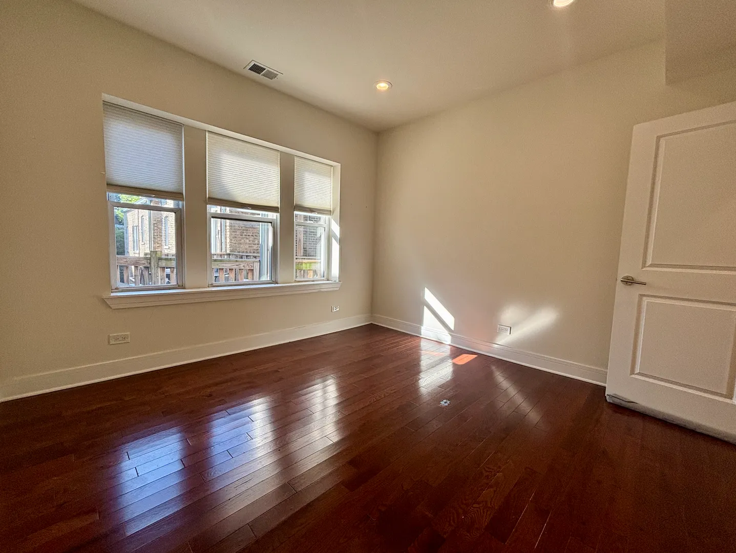 1159 W Lunt Ave, ,  60626, USA 60626-unit#3RD FLOOR-Chicago-IL