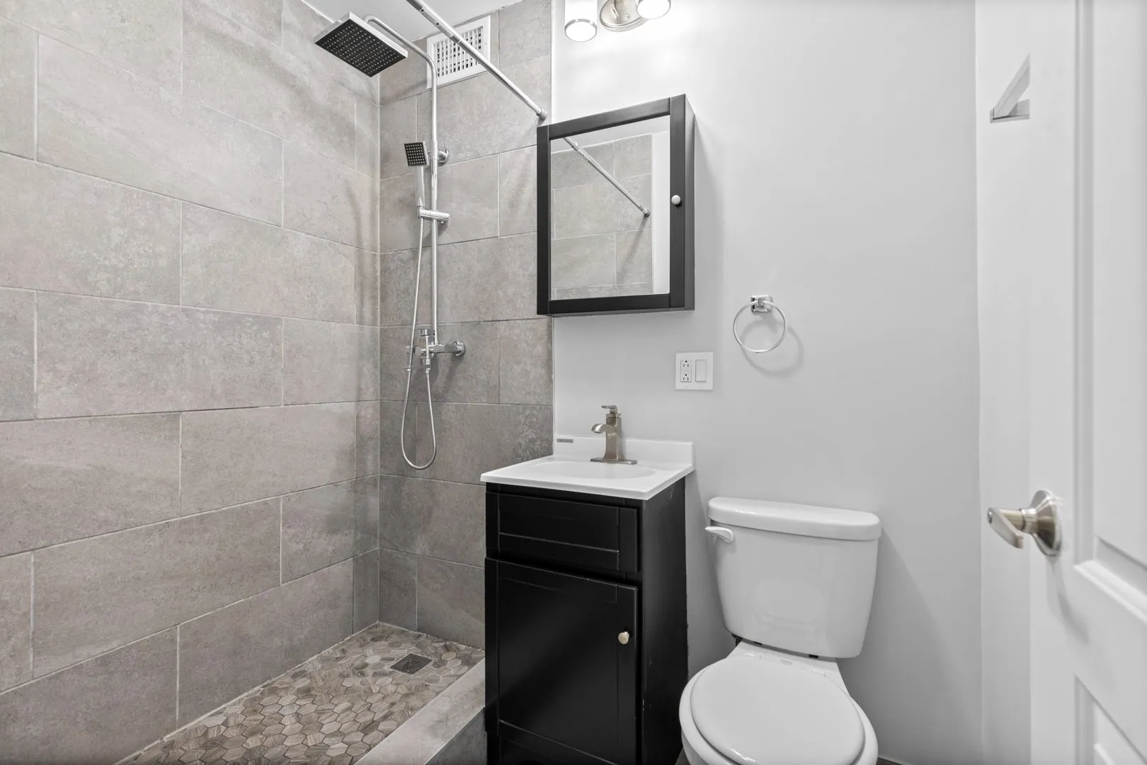 7710 N Sheridan Rd, ,  60626, USA 60626-unit#302-Chicago-IL