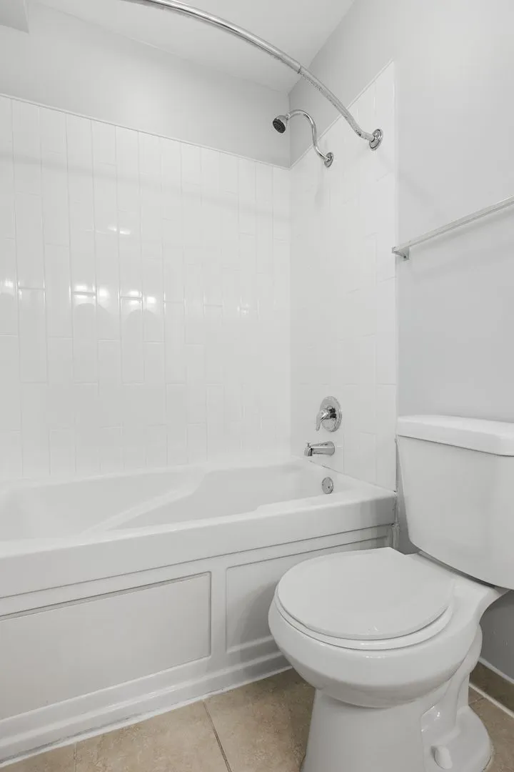 7730 N Ashland Ave, , 60626, USA 60626-unit#C2-Chicago-IL