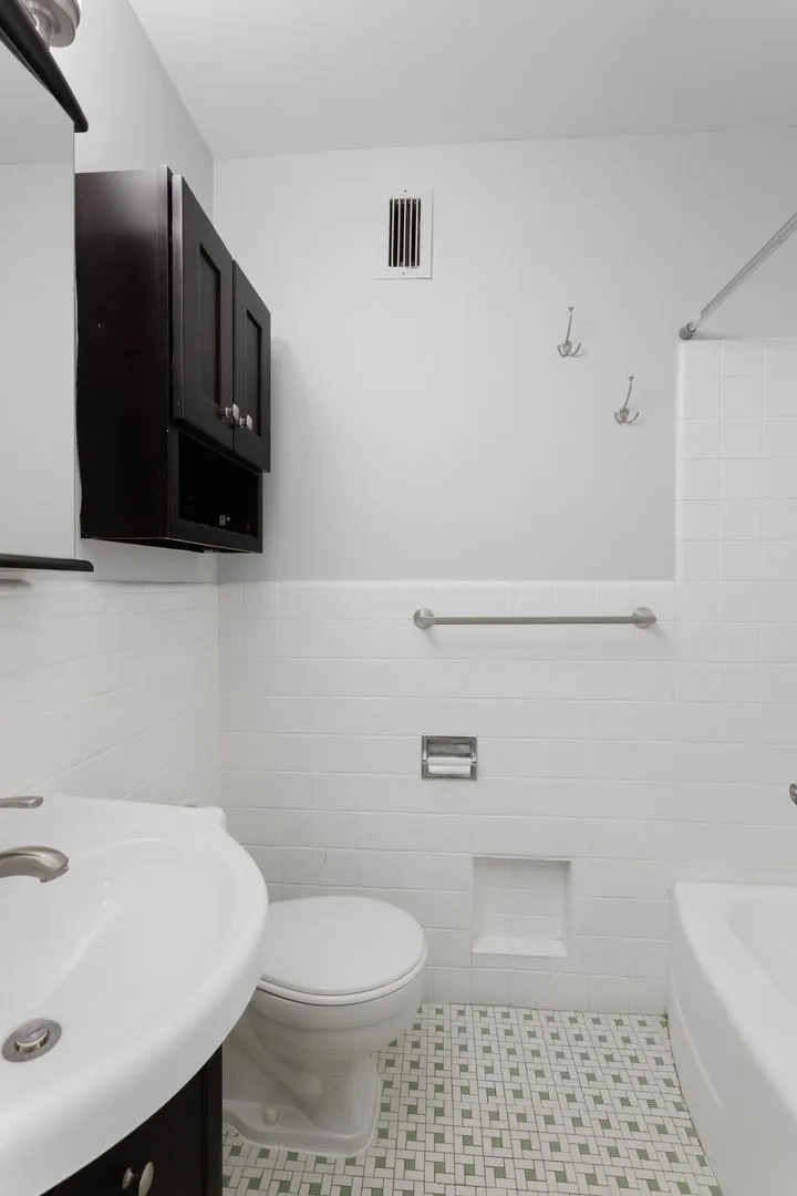 5858 N Sheridan Rd, ,  60660, USA 60660-unit#407-Chicago-IL