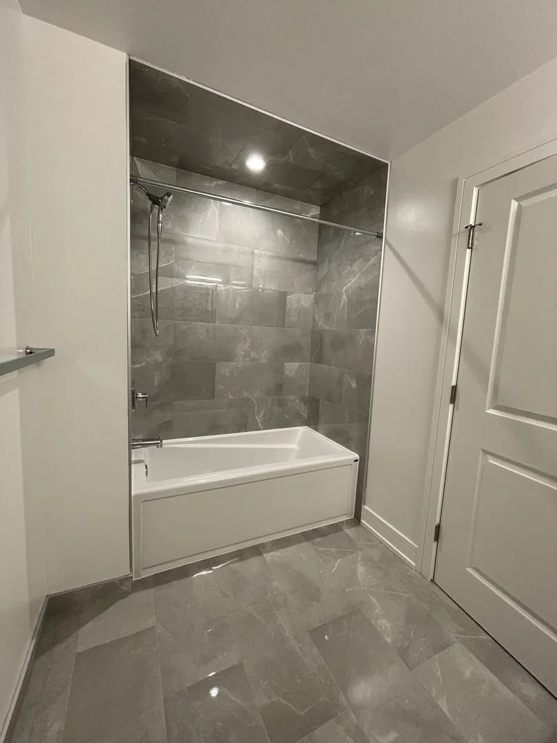 1730 W Greenleaf Ave, ,  60626, USA 60626-unit#1730-105-Chicago-IL