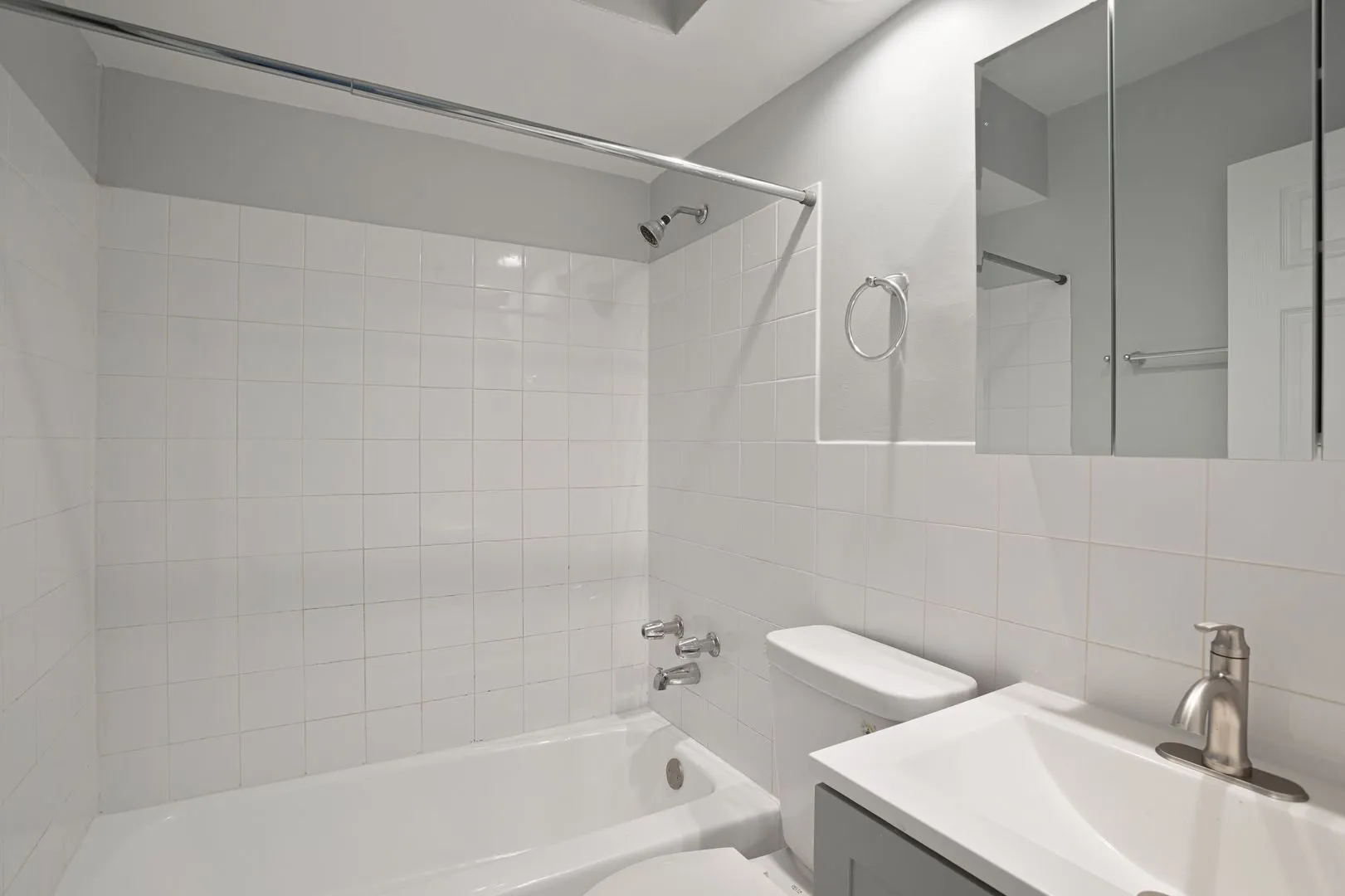 6758 N Sheridan Rd, , 60626, USA 60626-unit#240-Chicago-IL