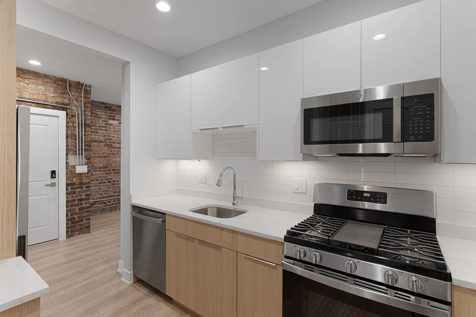 6946 N Wolcott Ave, ,  60626, USA 60626-unit#2-Chicago-IL