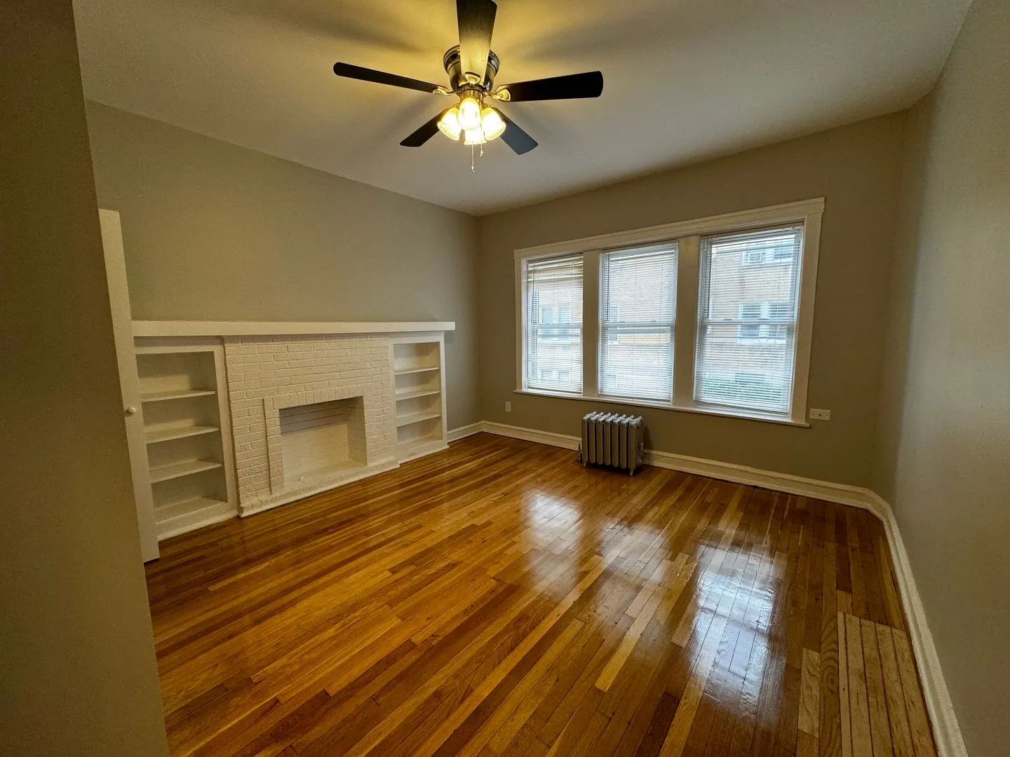 4906 N St Louis Ave, ,  60625, USA 60625-unit#2E-Chicago-IL